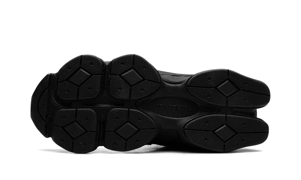 NB 9060 – "Triple Black"